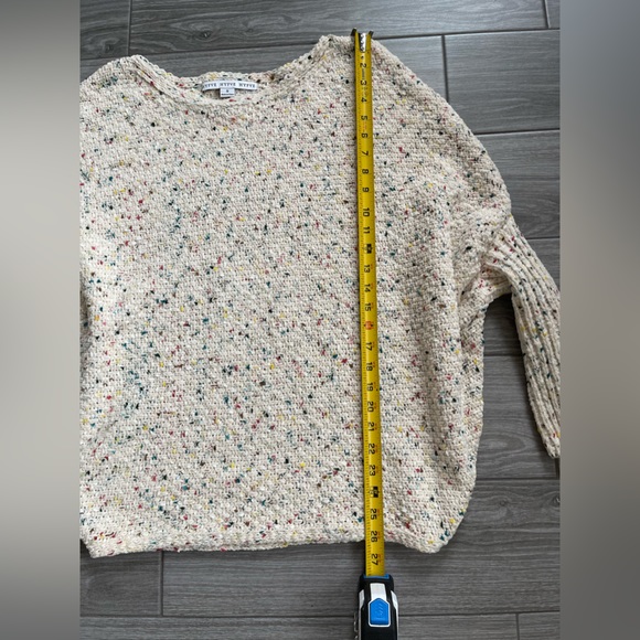 HYFVE| Women’s Super Soft Cream Speckled Crewneck Sweater, Size Small••• - Picture 10 of 14